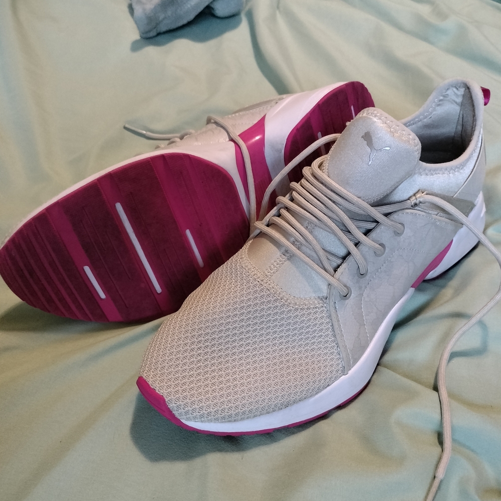 Puma Women's Shoes Size 9.5